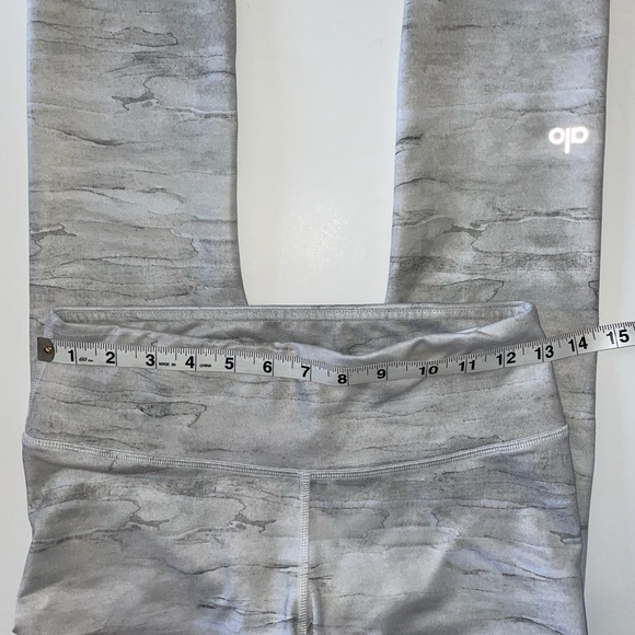 Alo High Waisted Gray Marble Print Leggings Sz XS - Picture 5 of 6